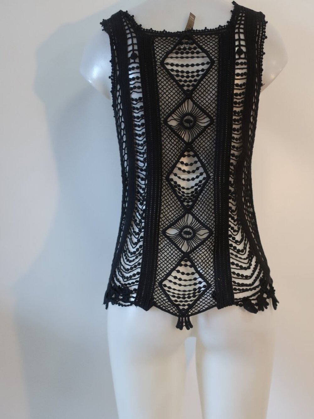 Womens XCVI Black Crochet Tank Top Sz 1/S - Picture 5 of 6